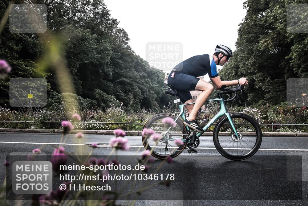 13.09.2026 - Stadtparktriathlon H.Heesch http://msf.ph/oto/10346178 13.09.2026 11:01:02 Radfahren 593, 622, 647 meine-sportfotos.de