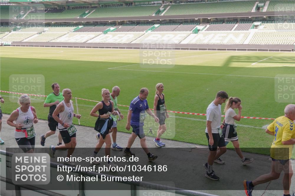 13.09.2026 - 21. swb-Marathon Bremen Michael Burmester http://msf.ph/oto/10346186 13.09.2026 13:34:09 Laufen im Stadion 155, 170, 193, 368, 428, 594, 679, 709, 765, 786, 787, 916, 1001, 1026, 1048, 1051, 1098, 1280, 1292, 1321, 1377, 1444, 1553, 1557, 1560, 1591, 1592, 1607, 1661, 1703, 1760, 1772, 1784, 1827, 1992, 1996, 2077, 2132, 2226, 2338, 2399, 2400, 2451, 2479, 2511, 2515, 2543, 2616, 2630, 2641, 2718, 2735, 2757, 2769, 2787, 2791, 2982, 3014, 3179, 3345, 3443, 3503, 3547, 3577, 3601, 3614, 3660, 3708, 3709, 3720, 3797, 3875, 3901, 3904, 3911, 3914, 3952, 4001, 4014, 5151 meine-sportfotos.de