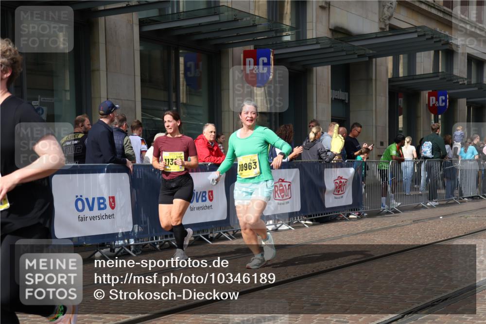 13.09.2026 - 21. swb-Marathon Bremen Strokosch-Dieckow http://msf.ph/oto/10346189 13.09.2026 11:10:05 Ziel 10002, 10169, 10247, 10361, 10362, 10422, 10706, 10719, 10768, 10791, 10890, 10963, 11080, 11283, 11298, 11300, 11382, 11725, 11732, 11933, 11957, 11982, 12117, 12183, 12227, 12293, 12454, 12550, 10299, 10435, 10645, 10737, 10751, 11119, 11383, 11437, 11441, 12207, 12449 meine-sportfotos.de