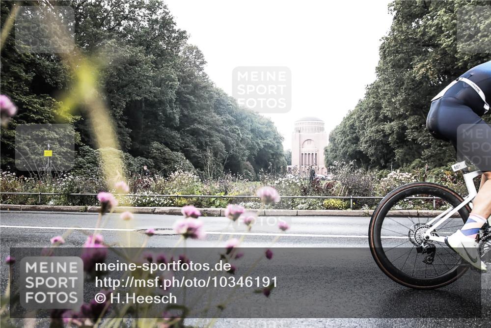 13.09.2026 - Stadtparktriathlon H.Heesch http://msf.ph/oto/10346191 13.09.2026 11:01:09 Radfahren 601, 1797 meine-sportfotos.de