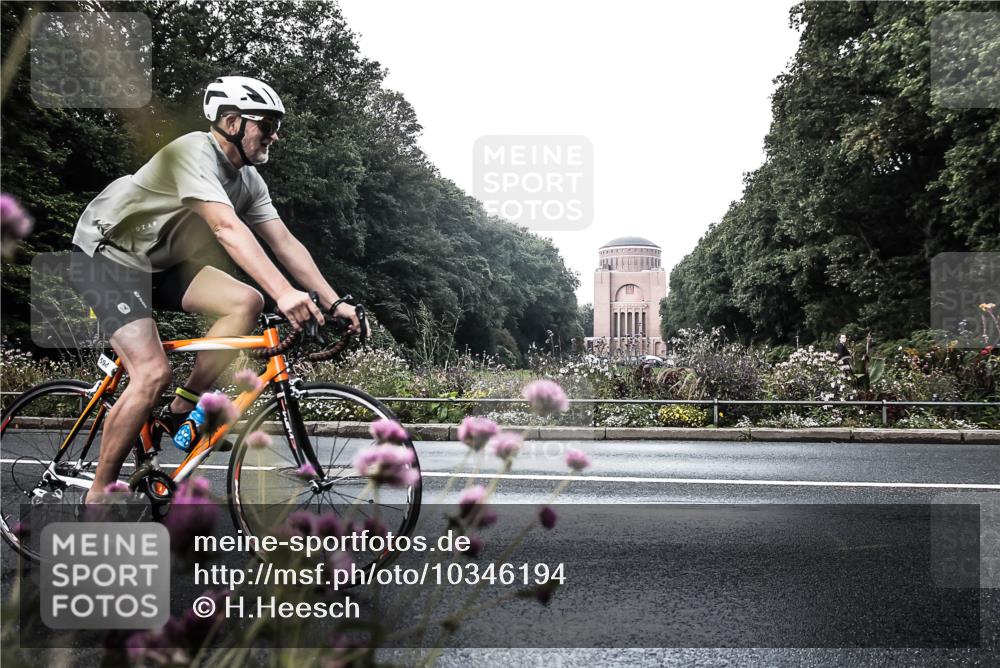 13.09.2026 - Stadtparktriathlon H.Heesch http://msf.ph/oto/10346194 13.09.2026 11:01:15 Radfahren 594 meine-sportfotos.de