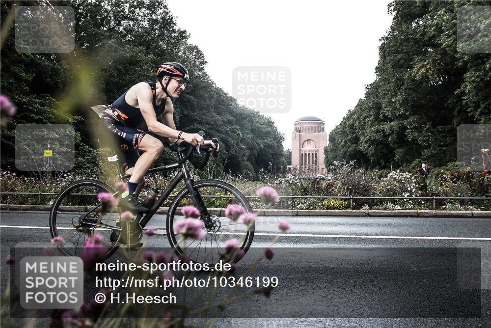 13.09.2026 - Stadtparktriathlon H.Heesch http://msf.ph/oto/10346199 13.09.2026 11:01:20 Radfahren 542, 676, 1798 meine-sportfotos.de