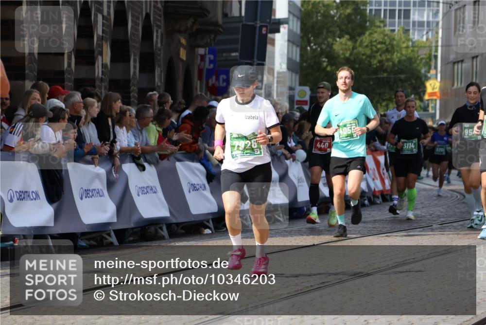 13.09.2026 - 21. swb-Marathon Bremen Strokosch-Dieckow http://msf.ph/oto/10346203 13.09.2026 13:28:04 Ziel 440, 534, 762, 857, 1932, 2668, 2686, 3013, 3135, 3460, 3576, 3970, 4106, 4133, 4265, 4421, 4496, 4593, 4744, 5081, 5557, 6067, 6468, 6522, 7042, 7138, 7358, 8351, 9494, 9727, 13198, 1460, 2977, 3114, 3334, 4506, 5250, 5360, 5889, 6182, 7926, 9167, 9168, 9543, 9738, 9881 meine-sportfotos.de