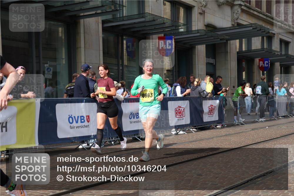 13.09.2026 - 21. swb-Marathon Bremen Strokosch-Dieckow http://msf.ph/oto/10346204 13.09.2026 11:10:05 Ziel 10002, 10169, 10247, 10361, 10362, 10422, 10706, 10719, 10768, 10791, 10890, 10963, 11080, 11283, 11298, 11300, 11382, 11725, 11732, 11933, 11957, 11982, 12117, 12183, 12227, 12293, 12454, 12550, 10299, 10435, 10645, 10737, 10751, 11119, 11383, 11437, 11441, 12207, 12449 meine-sportfotos.de