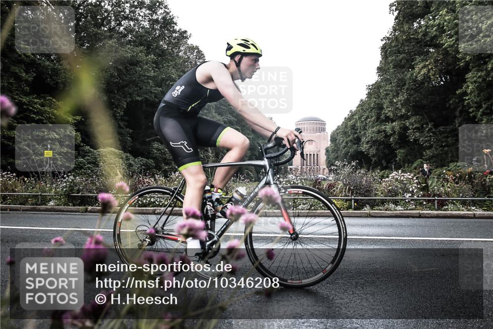 13.09.2026 - Stadtparktriathlon H.Heesch http://msf.ph/oto/10346208 13.09.2026 11:01:21 Radfahren 542, 676, 1798 meine-sportfotos.de