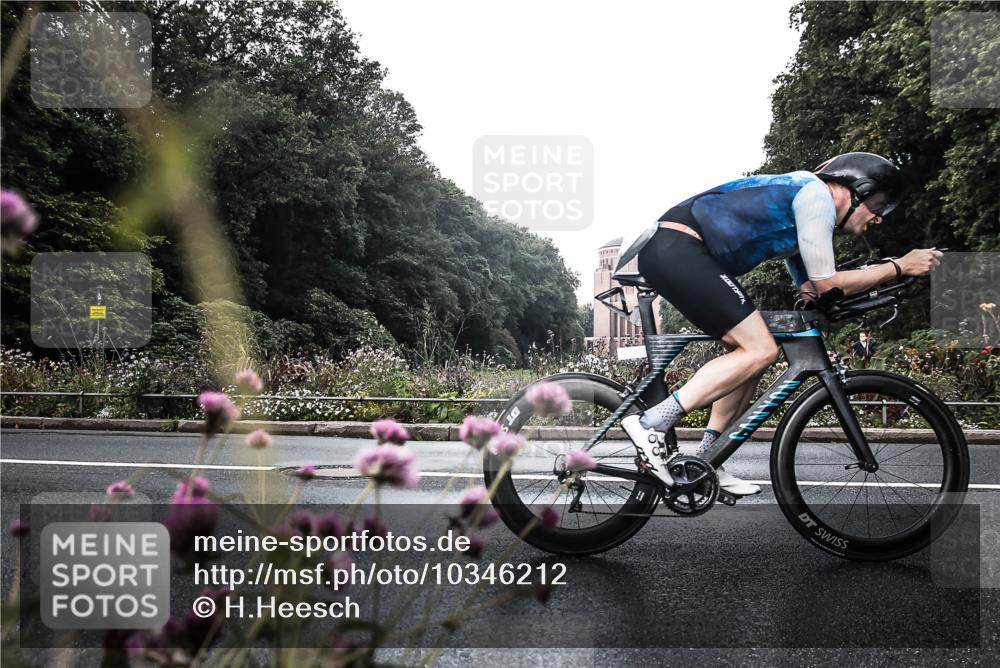 13.09.2026 - Stadtparktriathlon H.Heesch http://msf.ph/oto/10346212 13.09.2026 11:01:23 Radfahren 497, 542, 578, 676, 1798 meine-sportfotos.de