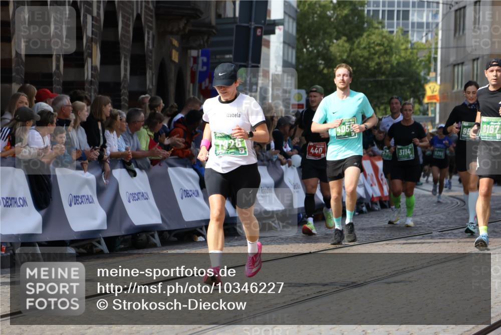 13.09.2026 - 21. swb-Marathon Bremen Strokosch-Dieckow http://msf.ph/oto/10346227 13.09.2026 13:28:04 Ziel 440, 534, 762, 857, 1932, 2668, 2686, 3013, 3135, 3460, 3576, 3970, 4106, 4133, 4265, 4421, 4496, 4593, 4744, 5081, 5557, 6067, 6468, 6522, 7042, 7138, 7358, 8351, 9494, 9727, 13198, 1460, 2977, 3114, 3334, 4506, 5250, 5360, 5889, 6182, 7926, 9167, 9168, 9543, 9738, 9881 meine-sportfotos.de