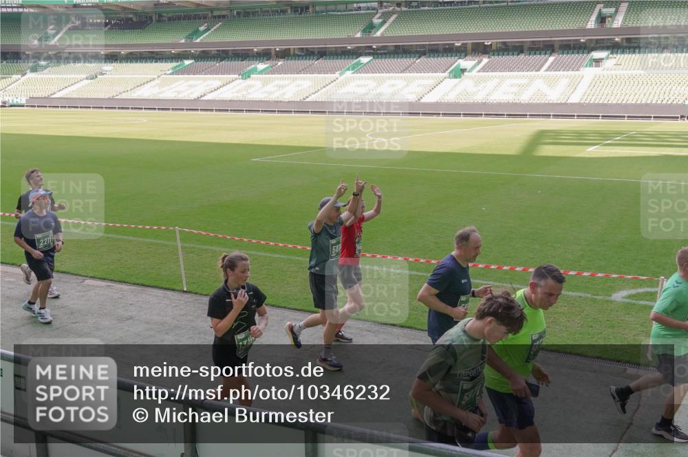 13.09.2026 - 21. swb-Marathon Bremen Michael Burmester http://msf.ph/oto/10346232 13.09.2026 13:34:14 Laufen im Stadion 155, 170, 193, 368, 428, 594, 679, 709, 765, 916, 1001, 1026, 1048, 1051, 1098, 1280, 1321, 1444, 1553, 1557, 1560, 1591, 1592, 1607, 1661, 1703, 1760, 1772, 1784, 1827, 1992, 1996, 2077, 2132, 2226, 2338, 2399, 2400, 2451, 2479, 2511, 2515, 2543, 2616, 2630, 2641, 2718, 2735, 2757, 2787, 2791, 2982, 3014, 3179, 3191, 3345, 3443, 3503, 3547, 3577, 3601, 3614, 3660, 3708, 3709, 3720, 3797, 3875, 3901, 3904, 3911, 3914, 3952, 4001, 4014, 4500, 4561, 5151 meine-sportfotos.de