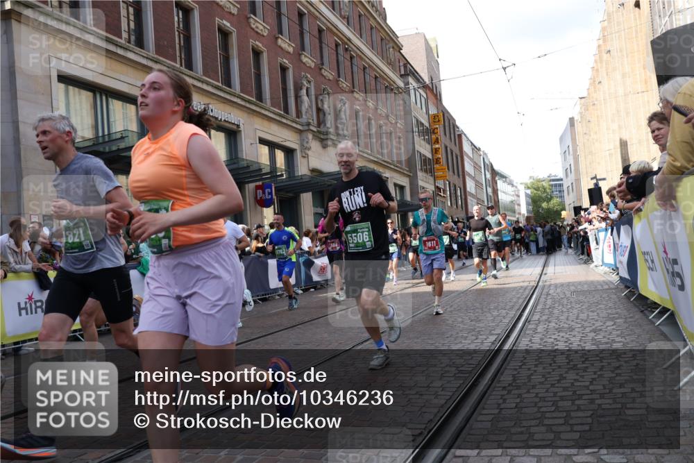 13.09.2026 - 21. swb-Marathon Bremen Strokosch-Dieckow http://msf.ph/oto/10346236 13.09.2026 13:30:12 Ziel 625, 800, 834, 881, 1067, 1926, 2265, 2369, 2452, 2723, 2900, 3163, 3164, 3425, 4058, 4206, 4332, 4342, 4415, 4425, 4748, 4757, 4763, 5506, 5551, 6134, 6347, 6523, 6988, 7253, 7567, 7645, 7821, 8090, 8105, 8116, 8117, 8169, 8314, 8494, 8762, 8878, 8966, 9011, 9015, 9108, 9412, 9692, 9695, 9699, 9825, 109, 454, 881, 1173, 1205, 1308, 1611, 1653, 1759, 1780, 1848, 1909, 1938, 2126, 2364, 3190, 3908, 4524, 4763, 5039, 5198, 5348, 5615, 5631, 6225, 6720, 7093, 8267, 8899 meine-sportfotos.de