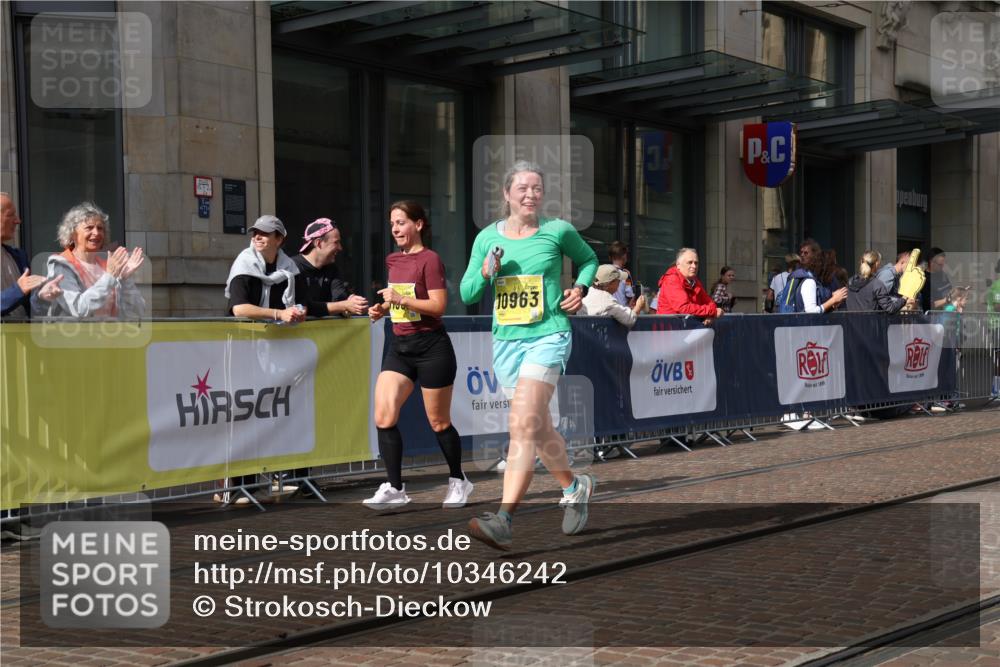 13.09.2026 - 21. swb-Marathon Bremen Strokosch-Dieckow http://msf.ph/oto/10346242 13.09.2026 11:10:06 Ziel 10002, 10169, 10247, 10361, 10362, 10422, 10706, 10719, 10768, 10791, 10890, 10963, 11080, 11283, 11298, 11300, 11382, 11725, 11732, 11933, 11957, 11982, 12117, 12183, 12227, 12293, 12454, 12550, 10299, 10435, 10645, 10737, 10751, 11119, 11383, 11437, 11441, 11933, 12117, 12207, 12449 meine-sportfotos.de