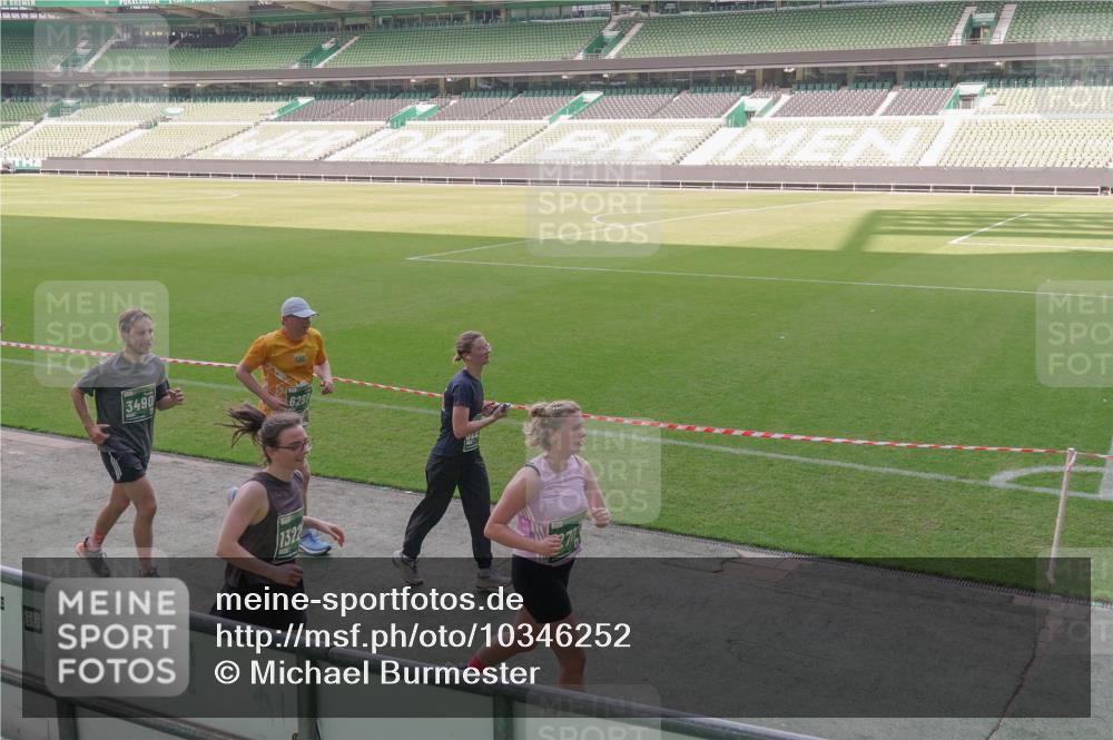 13.09.2026 - 21. swb-Marathon Bremen Michael Burmester http://msf.ph/oto/10346252 13.09.2026 13:34:18 Laufen im Stadion 155, 170, 193, 368, 428, 594, 679, 709, 765, 916, 1001, 1026, 1048, 1051, 1098, 1280, 1321, 1396, 1444, 1553, 1557, 1560, 1591, 1592, 1607, 1661, 1703, 1760, 1772, 1784, 1827, 1992, 1996, 2077, 2132, 2226, 2335, 2338, 2399, 2400, 2451, 2479, 2511, 2515, 2543, 2616, 2630, 2641, 2718, 2735, 2757, 2787, 2791, 2982, 3179, 3191, 3345, 3443, 3503, 3547, 3577, 3601, 3614, 3660, 3708, 3709, 3720, 3797, 3875, 3901, 3904, 3911, 3914, 3952, 4001, 4014, 4500, 4546, 4561, 5151 meine-sportfotos.de