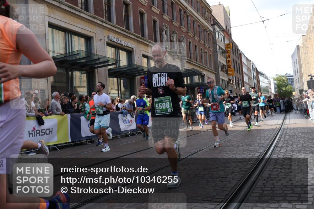 13.09.2026 - 21. swb-Marathon Bremen Strokosch-Dieckow http://msf.ph/oto/10346255 13.09.2026 13:30:12 Ziel 625, 800, 834, 881, 1067, 1926, 2265, 2369, 2452, 2723, 2900, 3163, 3164, 3425, 4058, 4206, 4332, 4342, 4415, 4425, 4748, 4757, 4763, 5506, 5551, 6134, 6347, 6523, 6988, 7253, 7567, 7645, 7821, 8090, 8105, 8116, 8117, 8169, 8314, 8494, 8762, 8878, 8966, 9011, 9015, 9108, 9412, 9692, 9695, 9699, 9825, 109, 454, 881, 1173, 1205, 1308, 1611, 1653, 1759, 1780, 1848, 1909, 1938, 2126, 2364, 3190, 3908, 4524, 4763, 5039, 5198, 5348, 5615, 5631, 6225, 6720, 7093, 8267, 8899 meine-sportfotos.de