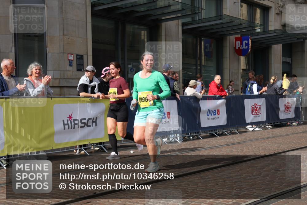 13.09.2026 - 21. swb-Marathon Bremen Strokosch-Dieckow http://msf.ph/oto/10346258 13.09.2026 11:10:06 Ziel 10002, 10169, 10247, 10361, 10362, 10422, 10706, 10719, 10768, 10791, 10890, 10963, 11080, 11283, 11298, 11300, 11382, 11725, 11732, 11933, 11957, 11982, 12117, 12183, 12227, 12293, 12454, 12550, 10299, 10435, 10645, 10737, 10751, 11119, 11383, 11437, 11441, 11933, 12117, 12207, 12449 meine-sportfotos.de