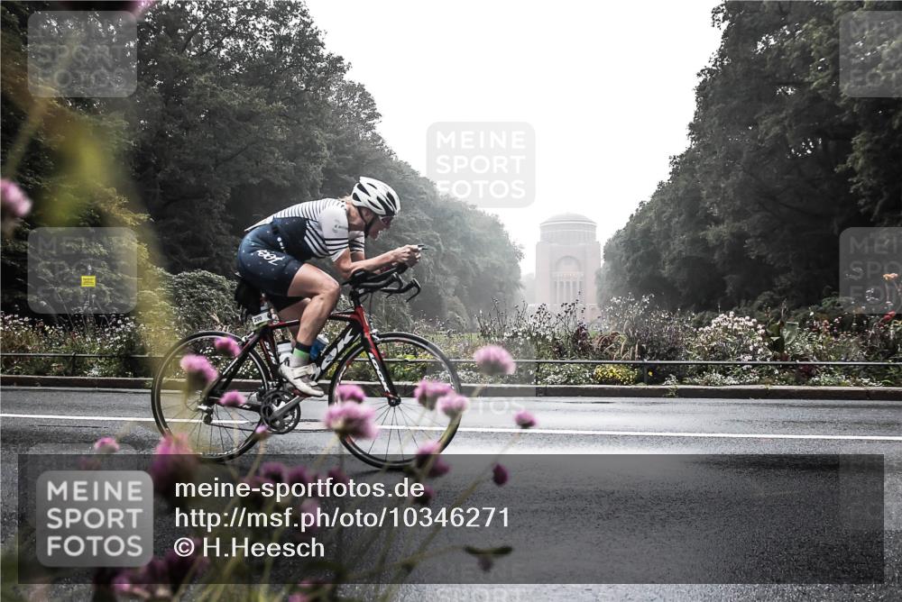 13.09.2026 - Stadtparktriathlon H.Heesch http://msf.ph/oto/10346271 13.09.2026 09:42:36 Radfahren 200 meine-sportfotos.de