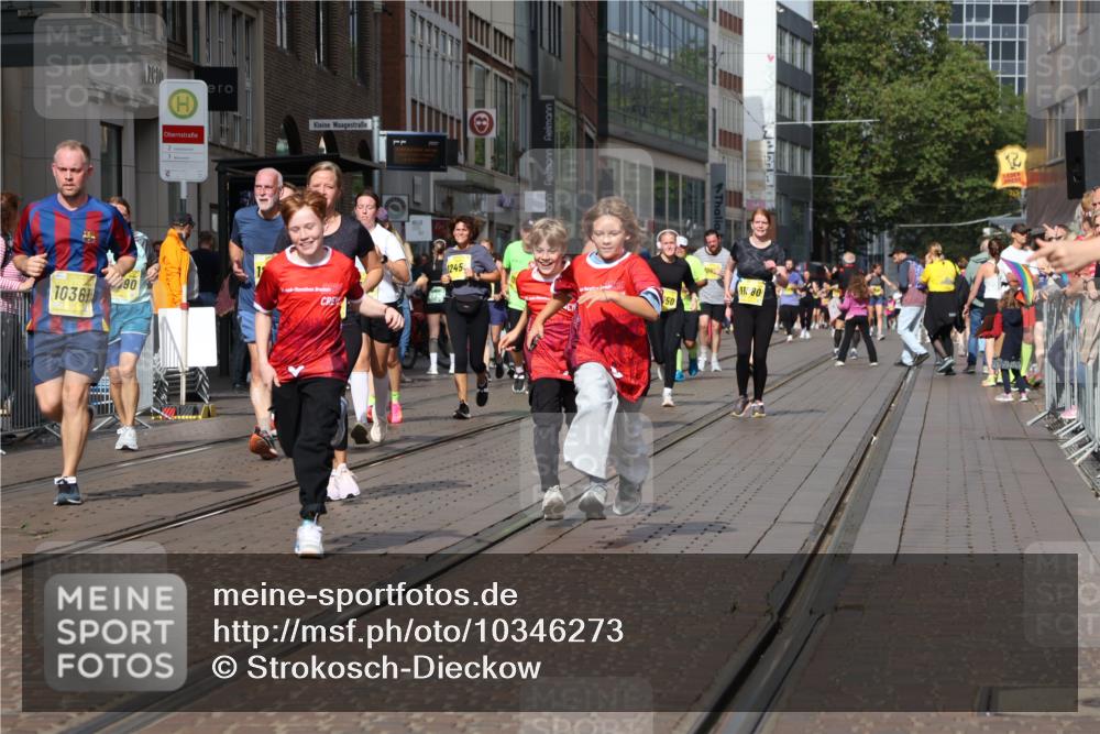 13.09.2026 - 21. swb-Marathon Bremen Strokosch-Dieckow http://msf.ph/oto/10346273 13.09.2026 11:10:08 Ziel 10002, 10169, 10247, 10361, 10362, 10422, 10706, 10719, 10768, 10791, 10890, 10963, 11080, 11283, 11298, 11300, 11382, 11725, 11732, 11736, 11957, 11982, 12183, 12227, 12293, 12454, 12550, 10299, 10435, 10645, 10737, 10751, 11119, 11383, 11437, 11441, 11732, 11933, 12117, 12207, 12449 meine-sportfotos.de