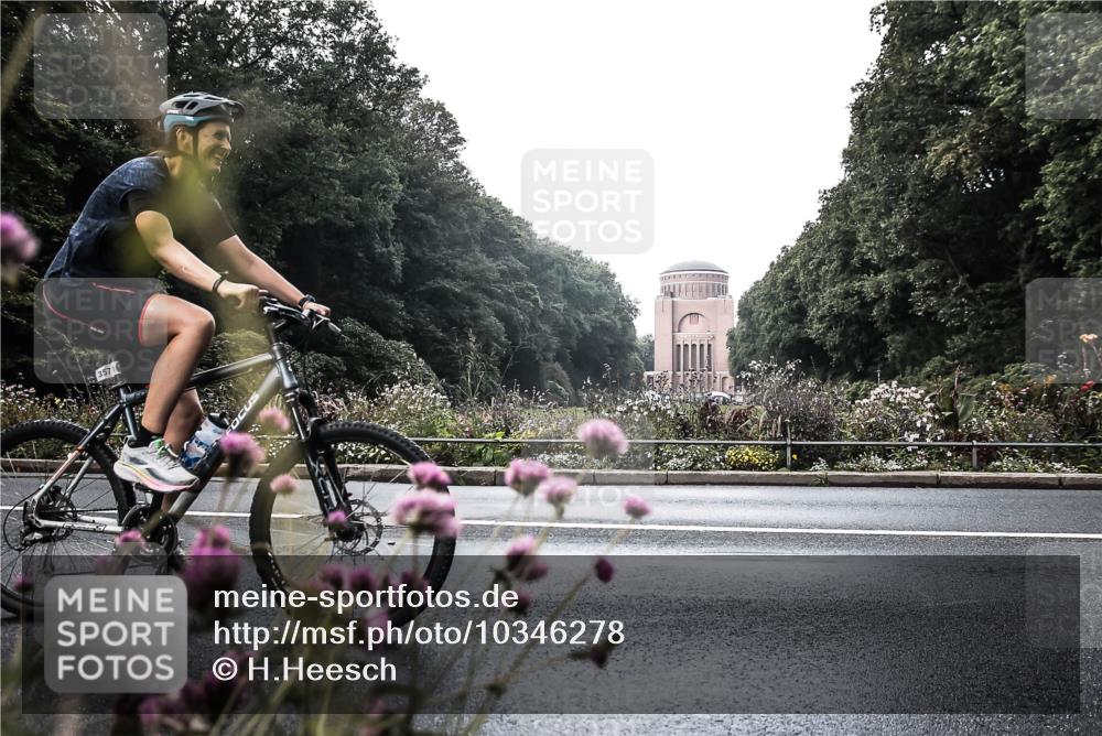 13.09.2026 - Stadtparktriathlon H.Heesch http://msf.ph/oto/10346278 13.09.2026 11:01:56 Radfahren 357, 494, 700 meine-sportfotos.de