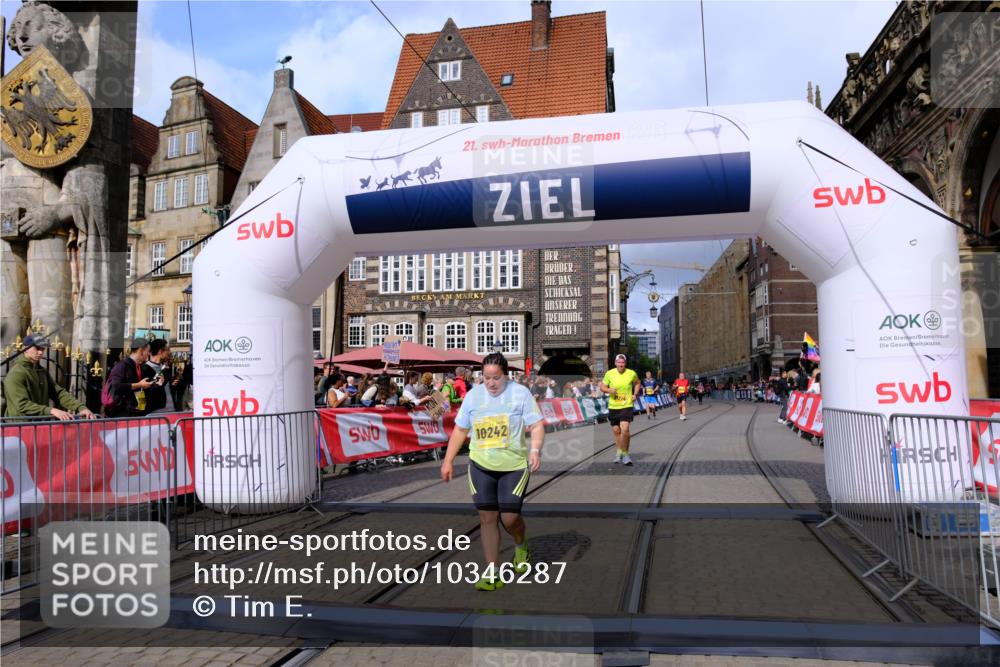 13.09.2026 - 21. swb-Marathon Bremen Tim E. http://msf.ph/oto/10346287 13.09.2026 11:16:42 Ziel 10242, 11026, 11181, 11200, 11264, 11274, 11385, 11448, 11573, 12057, 12102, 12539 meine-sportfotos.de