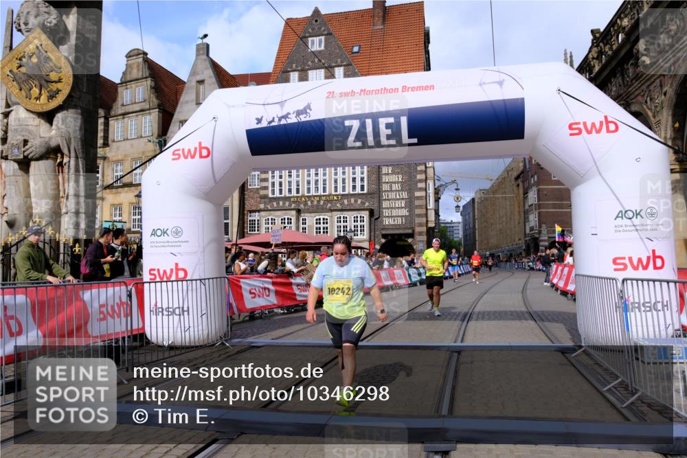 13.09.2026 - 21. swb-Marathon Bremen Tim E. http://msf.ph/oto/10346298 13.09.2026 11:16:43 Ziel 10242, 11181, 11200, 11264, 11274, 11385, 11448, 11573, 12057, 12102, 12539 meine-sportfotos.de