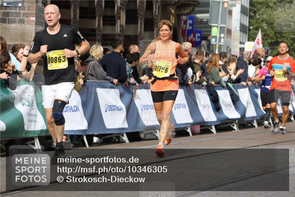 13.09.2026 - 21. swb-Marathon Bremen Strokosch-Dieckow http://msf.ph/oto/10346305 13.09.2026 10:53:05 Ziel 10193, 10304, 10339, 10652, 10734, 10827, 10906, 11002, 11038, 11109, 11144, 11362, 11597, 12019, 12338, 12399, 10448, 10585, 10780, 11012, 12040, 12170, 12275, 12398, 12461 meine-sportfotos.de