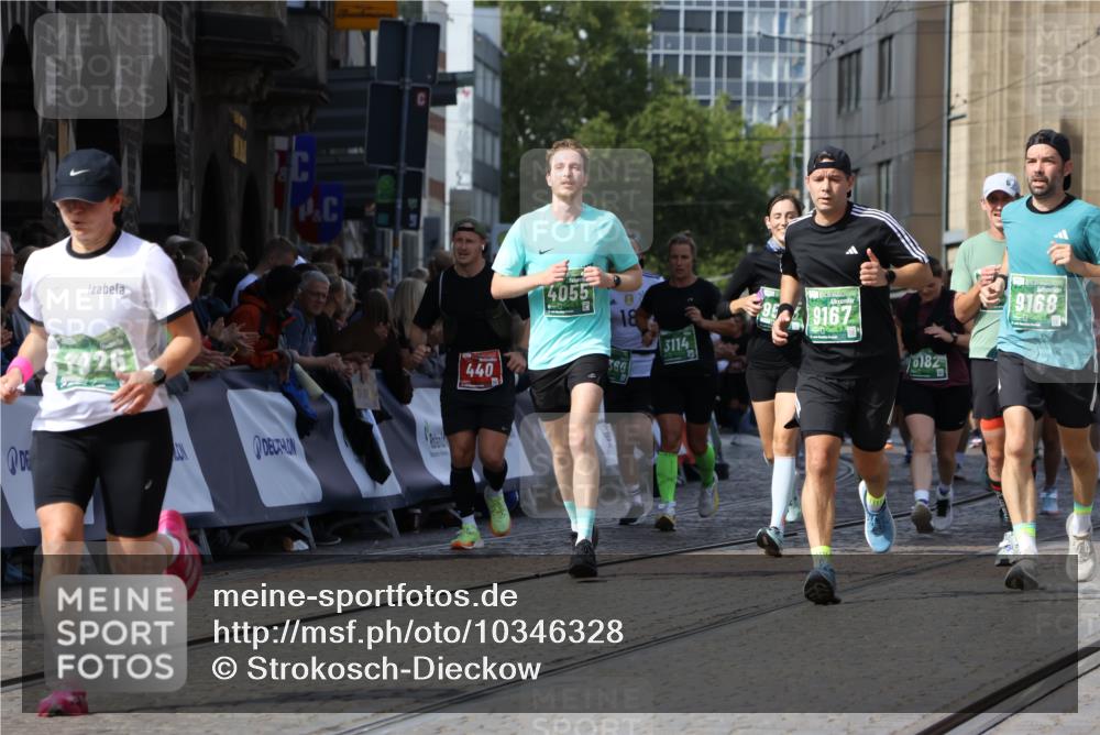 13.09.2026 - 21. swb-Marathon Bremen Strokosch-Dieckow http://msf.ph/oto/10346328 13.09.2026 13:28:05 Ziel 440, 534, 762, 857, 1456, 1932, 2686, 3013, 3135, 3460, 3576, 3970, 4106, 4133, 4265, 4421, 4496, 4593, 4744, 5081, 5462, 5557, 6067, 6468, 6522, 7042, 7138, 7358, 8351, 9067, 9494, 9727, 13198, 1460, 2977, 3114, 3334, 4506, 5250, 5360, 5889, 6182, 7926, 9167, 9168, 9543, 9738, 9881 meine-sportfotos.de