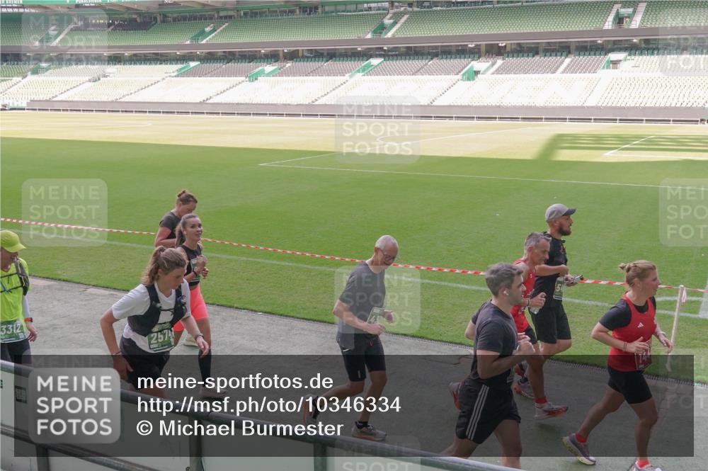 13.09.2026 - 21. swb-Marathon Bremen Michael Burmester http://msf.ph/oto/10346334 13.09.2026 13:34:31 Laufen im Stadion 155, 170, 193, 368, 428, 462, 496, 594, 679, 709, 765, 916, 1001, 1026, 1048, 1051, 1098, 1280, 1321, 1396, 1444, 1553, 1557, 1560, 1607, 1661, 1703, 1760, 1772, 1784, 1827, 1965, 1992, 1996, 2077, 2132, 2226, 2335, 2338, 2399, 2400, 2451, 2479, 2511, 2515, 2543, 2641, 2718, 2735, 2757, 2787, 2791, 2894, 2982, 3179, 3191, 3345, 3406, 3443, 3503, 3547, 3577, 3614, 3660, 3708, 3709, 3720, 3797, 3875, 3904, 3911, 3914, 3952, 4001, 4014, 4500, 4546, 4561, 5151 meine-sportfotos.de