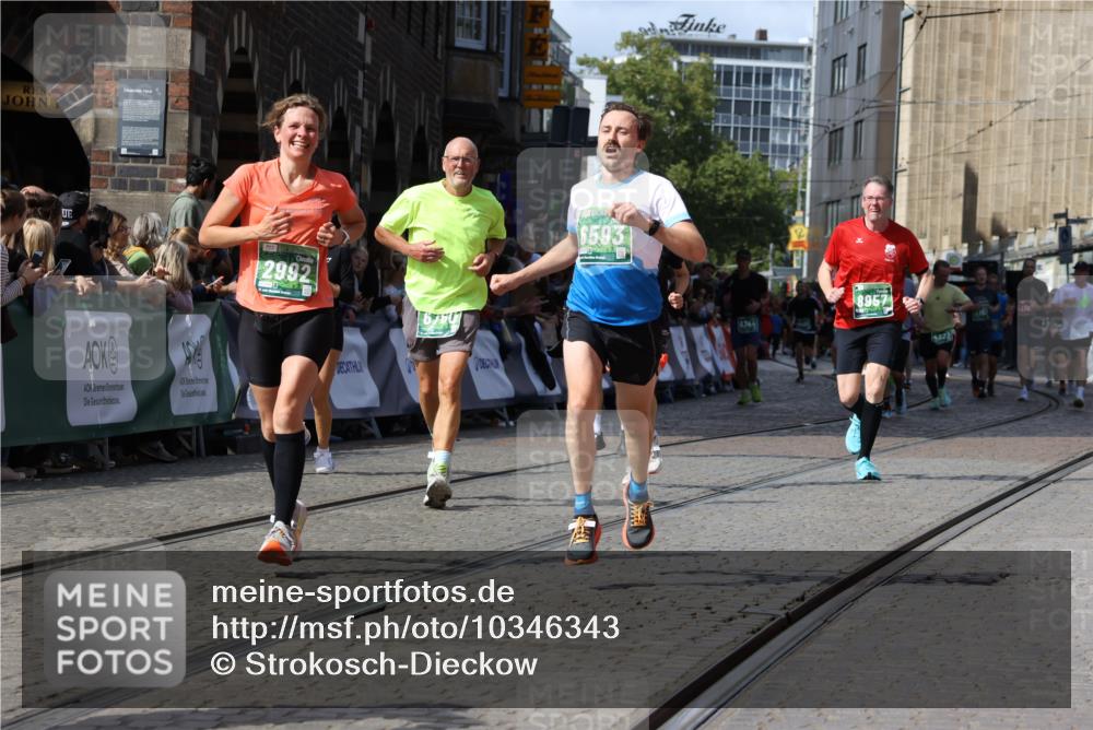 13.09.2026 - 21. swb-Marathon Bremen Strokosch-Dieckow http://msf.ph/oto/10346343 13.09.2026 13:32:29 Ziel 287, 1369, 2310, 2934, 3650, 3922, 3946, 4057, 4566, 4797, 4979, 5628, 6116, 6258, 6475, 6857, 6875, 7182, 7526, 7553, 7818, 8610, 8632, 9198, 9394, 9640, 13029, 13182, 1437, 1687, 2611, 2992, 3354, 3878, 3895, 4323, 4862, 5398, 5657, 6583, 6718, 6760, 7016, 7466, 7758, 7990, 8344, 8957, 9175 meine-sportfotos.de