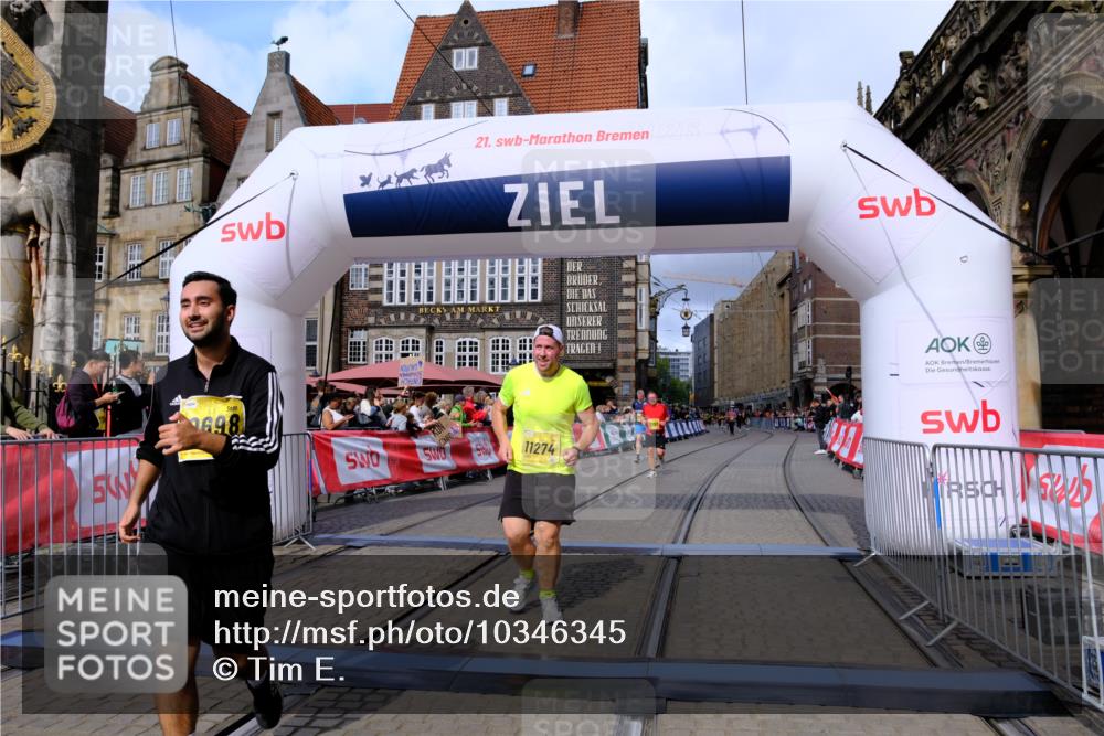 13.09.2026 - 21. swb-Marathon Bremen Tim E. http://msf.ph/oto/10346345 13.09.2026 11:16:46 Ziel 10242, 11181, 11274, 11385, 12057, 12102, 12158 meine-sportfotos.de