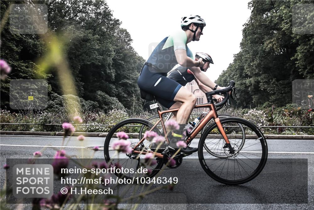 13.09.2026 - Stadtparktriathlon H.Heesch http://msf.ph/oto/10346349 13.09.2026 11:02:41 Radfahren 403, 557, 572, 671 meine-sportfotos.de