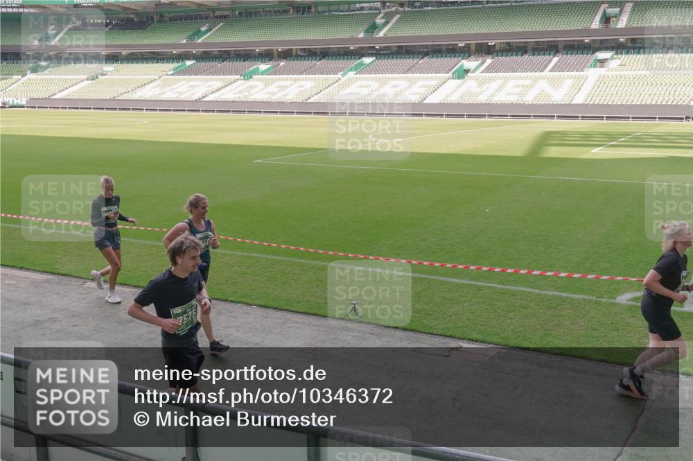 13.09.2026 - 21. swb-Marathon Bremen Michael Burmester http://msf.ph/oto/10346372 13.09.2026 13:34:37 Laufen im Stadion 155, 170, 193, 368, 428, 462, 496, 594, 679, 709, 765, 916, 1001, 1026, 1048, 1051, 1098, 1280, 1321, 1396, 1444, 1553, 1557, 1560, 1607, 1661, 1703, 1760, 1772, 1784, 1827, 1965, 1992, 1996, 2132, 2226, 2335, 2338, 2399, 2400, 2451, 2479, 2511, 2515, 2543, 2641, 2650, 2718, 2735, 2757, 2787, 2791, 2894, 2982, 3090, 3179, 3191, 3345, 3406, 3443, 3503, 3547, 3577, 3614, 3660, 3708, 3709, 3720, 3797, 3875, 3904, 3911, 3914, 3952, 4001, 4014, 4500, 4546, 4561, 4967, 5151 meine-sportfotos.de