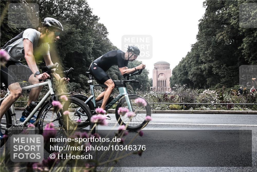 13.09.2026 - Stadtparktriathlon H.Heesch http://msf.ph/oto/10346376 13.09.2026 11:02:57 Radfahren 571, 640, 708 meine-sportfotos.de