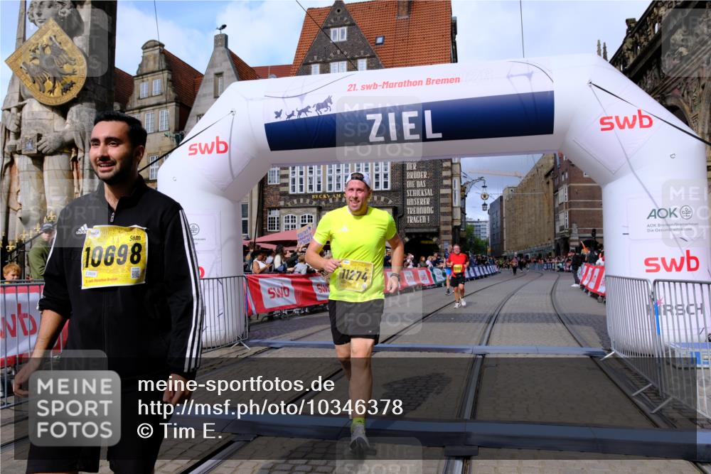 13.09.2026 - 21. swb-Marathon Bremen Tim E. http://msf.ph/oto/10346378 13.09.2026 11:16:47 Ziel 10242, 11274, 12057, 12102, 12158 meine-sportfotos.de