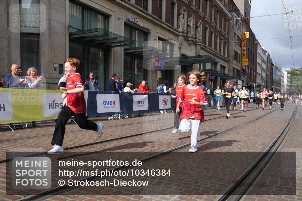 13.09.2026 - 21. swb-Marathon Bremen Strokosch-Dieckow http://msf.ph/oto/10346384 13.09.2026 11:10:10 Ziel 10002, 10169, 10247, 10361, 10362, 10422, 10706, 10719, 10768, 10791, 10890, 11080, 11283, 11298, 11300, 11309, 11382, 11583, 11725, 11736, 11957, 11982, 12183, 12227, 12454, 12550, 10299, 10435, 10645, 10751, 10963, 11119, 11383, 11437, 11441, 11732, 11933, 12117, 12207, 12293 meine-sportfotos.de