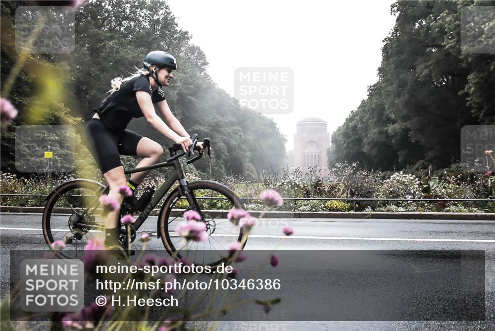 13.09.2026 - Stadtparktriathlon H.Heesch http://msf.ph/oto/10346386 13.09.2026 09:50:16 Radfahren 314, 321 meine-sportfotos.de