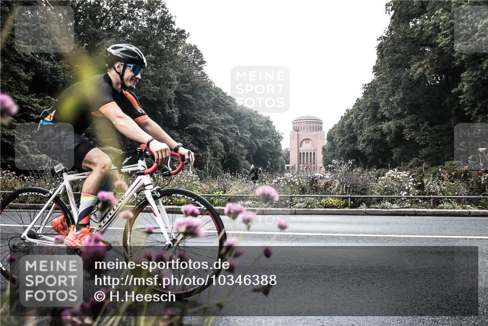 13.09.2026 - Stadtparktriathlon H.Heesch http://msf.ph/oto/10346388 13.09.2026 11:03:04 Radfahren 666, 708 meine-sportfotos.de