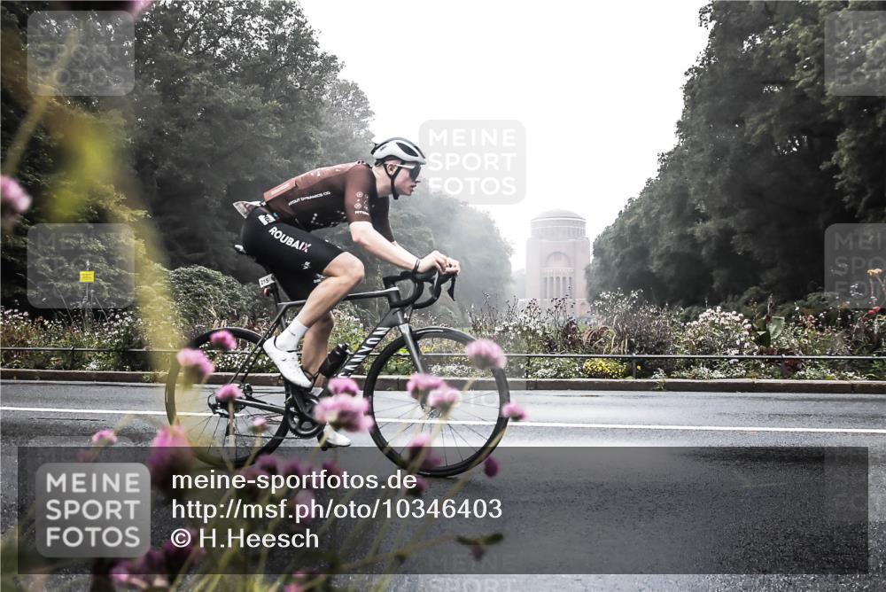 13.09.2026 - Stadtparktriathlon H.Heesch http://msf.ph/oto/10346403 13.09.2026 09:50:39 Radfahren 214, 215, 312 meine-sportfotos.de