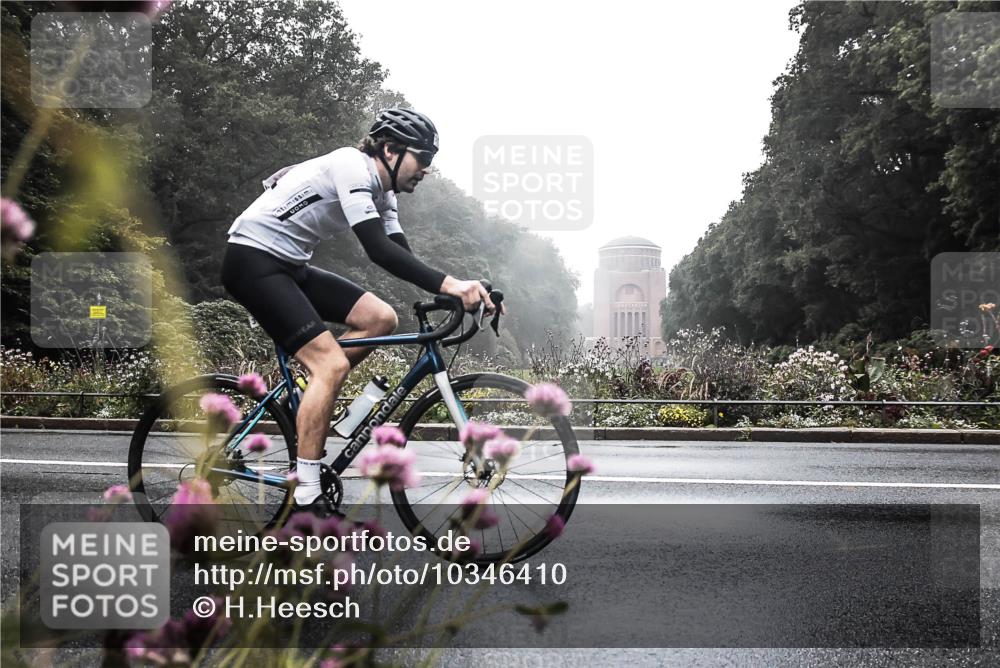 13.09.2026 - Stadtparktriathlon H.Heesch http://msf.ph/oto/10346410 13.09.2026 09:50:42 Radfahren 215, 312 meine-sportfotos.de