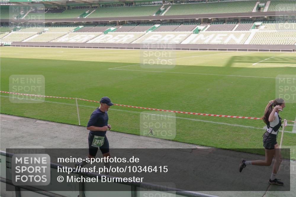 13.09.2026 - 21. swb-Marathon Bremen Michael Burmester http://msf.ph/oto/10346415 13.09.2026 13:34:43 Laufen im Stadion 170, 193, 368, 428, 462, 496, 594, 679, 709, 765, 916, 1001, 1026, 1048, 1098, 1280, 1321, 1396, 1444, 1553, 1557, 1560, 1607, 1661, 1703, 1760, 1772, 1784, 1827, 1965, 1974, 1977, 1992, 1996, 2335, 2338, 2399, 2400, 2451, 2479, 2511, 2515, 2543, 2641, 2650, 2718, 2735, 2757, 2787, 2791, 2894, 2982, 3090, 3179, 3191, 3345, 3406, 3443, 3503, 3547, 3577, 3614, 3660, 3708, 3709, 3720, 3797, 3875, 3904, 3911, 3914, 3952, 4001, 4014, 4500, 4546, 4561, 4967, 5151 meine-sportfotos.de