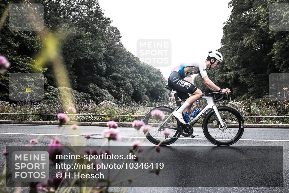 13.09.2026 - Stadtparktriathlon H.Heesch http://msf.ph/oto/10346419 13.09.2026 11:03:43 Radfahren 445, 690 meine-sportfotos.de