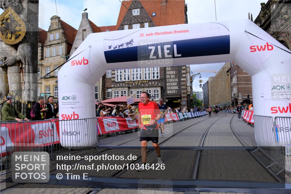 13.09.2026 - 21. swb-Marathon Bremen Tim E. http://msf.ph/oto/10346426 13.09.2026 11:16:51 Ziel 10242, 11274, 12102, 12158 meine-sportfotos.de