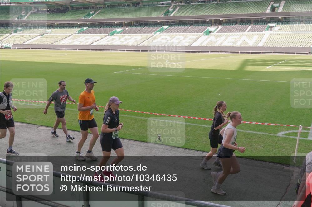 13.09.2026 - 21. swb-Marathon Bremen Michael Burmester http://msf.ph/oto/10346435 13.09.2026 13:34:48 Laufen im Stadion 170, 193, 368, 428, 462, 496, 594, 679, 709, 765, 916, 1026, 1048, 1098, 1280, 1321, 1396, 1444, 1553, 1557, 1560, 1607, 1661, 1703, 1760, 1772, 1784, 1827, 1965, 1974, 1977, 1992, 1996, 2335, 2338, 2399, 2400, 2451, 2479, 2511, 2515, 2543, 2641, 2650, 2718, 2735, 2757, 2787, 2791, 2894, 2982, 3090, 3179, 3191, 3345, 3406, 3443, 3503, 3547, 3577, 3614, 3660, 3708, 3709, 3720, 3875, 3904, 3911, 3914, 3952, 4001, 4014, 4200, 4290, 4500, 4546, 4561, 4880, 4967, 5151, 5818 meine-sportfotos.de