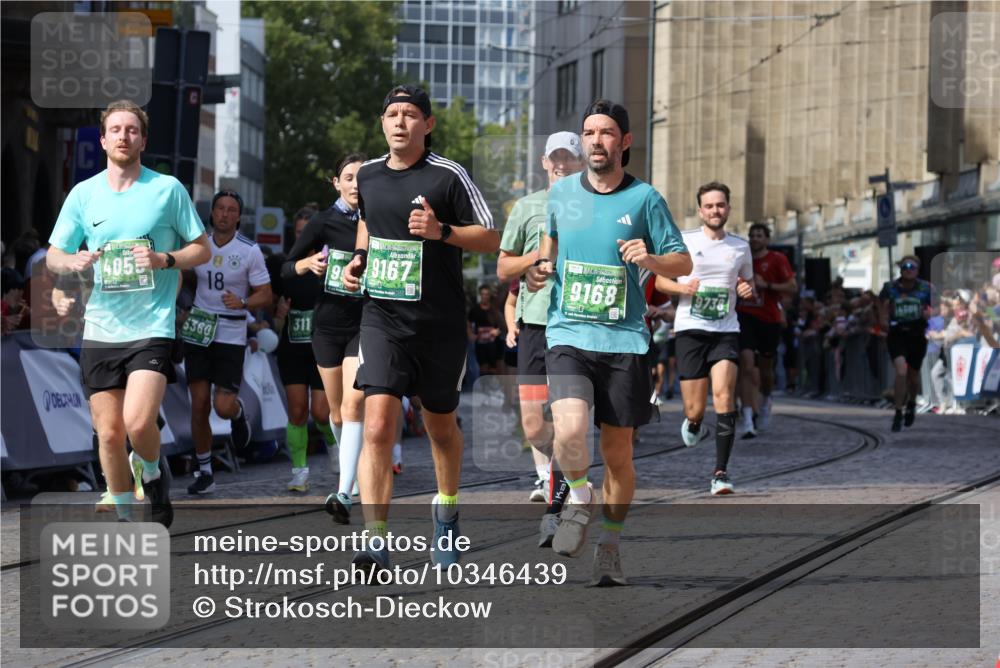 13.09.2026 - 21. swb-Marathon Bremen Strokosch-Dieckow http://msf.ph/oto/10346439 13.09.2026 13:28:06 Ziel 440, 488, 534, 762, 857, 1456, 1932, 2686, 3013, 3135, 3460, 3576, 3970, 4106, 4133, 4265, 4421, 4496, 4593, 4744, 5462, 5557, 6067, 6468, 6522, 7042, 7138, 7358, 8351, 9067, 9494, 9727, 13198, 178, 210, 1460, 2047, 2977, 3114, 3334, 3597, 4506, 5250, 5360, 5889, 6182, 9167, 9168, 9543, 9738, 9881 meine-sportfotos.de