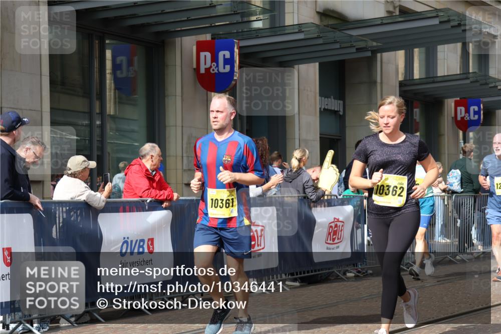 13.09.2026 - 21. swb-Marathon Bremen Strokosch-Dieckow http://msf.ph/oto/10346441 13.09.2026 11:10:11 Ziel 10002, 10169, 10247, 10361, 10362, 10422, 10706, 10719, 10768, 10791, 10890, 11080, 11283, 11298, 11300, 11309, 11382, 11583, 11725, 11736, 11957, 11982, 12183, 12227, 12454, 12550, 10299, 10435, 10751, 10963, 11119, 11383, 11437, 11441, 11732, 11933, 12117, 12207, 12293 meine-sportfotos.de