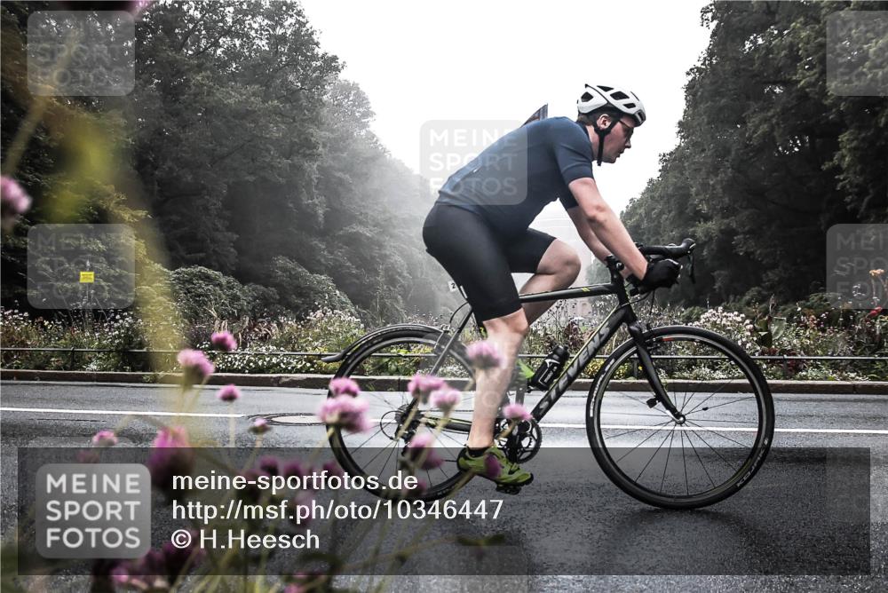 13.09.2026 - Stadtparktriathlon H.Heesch http://msf.ph/oto/10346447 13.09.2026 09:51:04 Radfahren 217, 227, 239, 285 meine-sportfotos.de