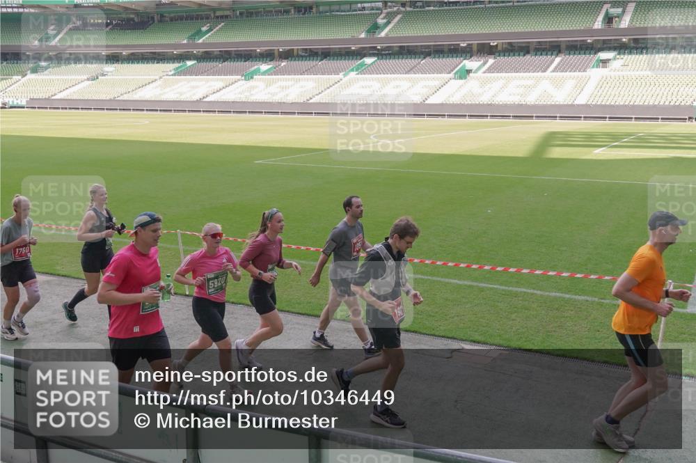 13.09.2026 - 21. swb-Marathon Bremen Michael Burmester http://msf.ph/oto/10346449 13.09.2026 13:34:50 Laufen im Stadion 170, 193, 368, 428, 462, 496, 594, 679, 709, 765, 916, 1026, 1048, 1098, 1280, 1321, 1396, 1444, 1553, 1557, 1560, 1607, 1661, 1703, 1760, 1772, 1784, 1827, 1965, 1974, 1977, 1992, 1996, 2335, 2338, 2399, 2400, 2451, 2479, 2511, 2515, 2543, 2641, 2650, 2718, 2735, 2757, 2787, 2789, 2791, 2894, 2982, 3090, 3179, 3191, 3345, 3406, 3443, 3503, 3547, 3577, 3660, 3708, 3709, 3720, 3875, 3904, 3911, 3914, 3952, 4001, 4014, 4200, 4290, 4500, 4546, 4561, 4880, 4967, 5000, 5151, 5818 meine-sportfotos.de