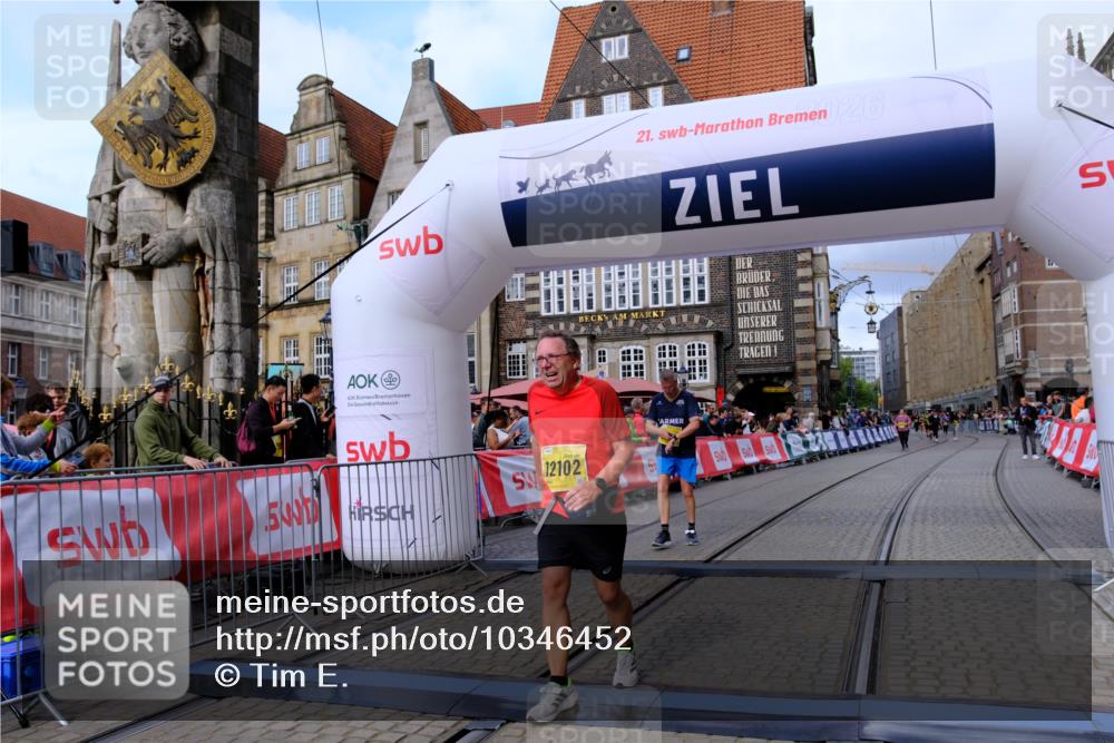 13.09.2026 - 21. swb-Marathon Bremen Tim E. http://msf.ph/oto/10346452 13.09.2026 11:16:52 Ziel 10242, 11274, 12102, 12158 meine-sportfotos.de