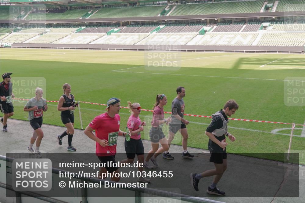 13.09.2026 - 21. swb-Marathon Bremen Michael Burmester http://msf.ph/oto/10346455 13.09.2026 13:34:50 Laufen im Stadion 170, 193, 368, 428, 462, 496, 594, 679, 709, 765, 916, 1026, 1048, 1098, 1280, 1321, 1396, 1444, 1553, 1557, 1560, 1607, 1661, 1703, 1760, 1772, 1784, 1827, 1965, 1974, 1977, 1992, 1996, 2335, 2338, 2399, 2400, 2451, 2479, 2511, 2515, 2543, 2641, 2650, 2718, 2735, 2757, 2787, 2789, 2791, 2894, 2982, 3090, 3179, 3191, 3345, 3406, 3443, 3503, 3547, 3577, 3660, 3708, 3709, 3720, 3875, 3904, 3911, 3914, 3952, 4001, 4014, 4200, 4290, 4500, 4546, 4561, 4880, 4967, 5000, 5151, 5818 meine-sportfotos.de