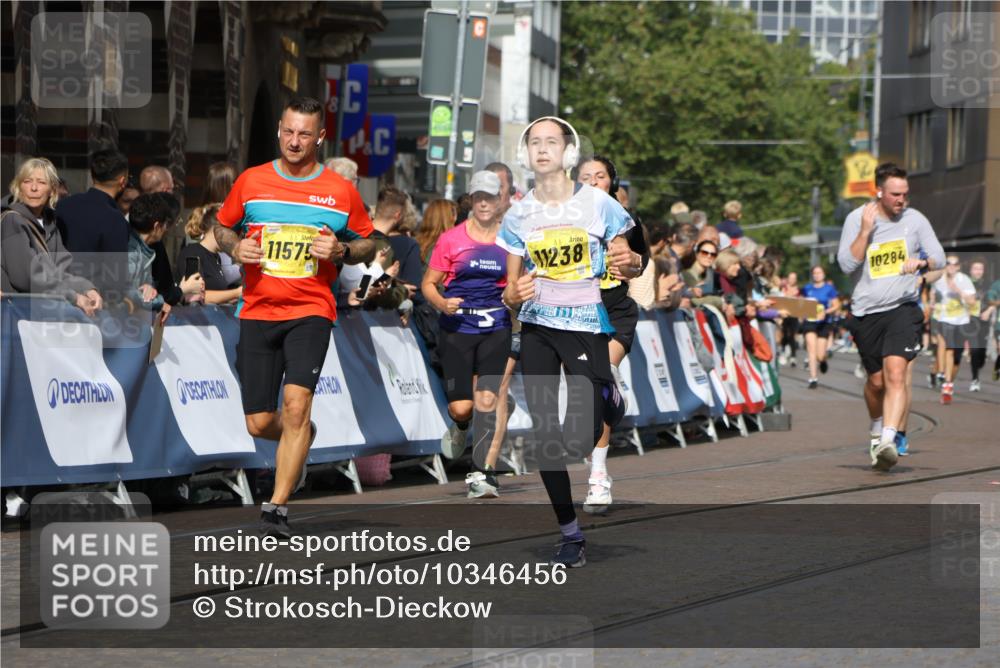 13.09.2026 - 21. swb-Marathon Bremen Strokosch-Dieckow http://msf.ph/oto/10346456 13.09.2026 10:53:08 Ziel 10193, 10304, 10339, 10652, 10734, 10827, 10863, 10906, 11002, 11038, 11144, 11362, 11386, 11597, 11766, 12019, 12338, 12399, 10448, 10585, 10757, 10780, 11012, 11168, 11379, 12040, 12170, 12275, 12461 meine-sportfotos.de