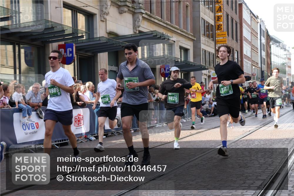 13.09.2026 - 21. swb-Marathon Bremen Strokosch-Dieckow http://msf.ph/oto/10346457 13.09.2026 13:30:17 Ziel 625, 800, 834, 1067, 1533, 1771, 1841, 1926, 1941, 2369, 2452, 2723, 2900, 2985, 3163, 3164, 3425, 4058, 4206, 4332, 4342, 4415, 4425, 4748, 4757, 4920, 5506, 5551, 5822, 6134, 6343, 6347, 6523, 6988, 7012, 7253, 7567, 7645, 7821, 8090, 8116, 8117, 8169, 8314, 8494, 8762, 8878, 8966, 9011, 9108, 9692, 9695, 9699, 9825, 13090, 881, 1205, 1308, 1611, 1653, 1759, 1780, 1848, 1909, 1938, 2126, 2265, 2364, 2900, 3190, 4763, 5039, 5198, 5348, 5615, 5631, 6225, 6720, 8494 meine-sportfotos.de