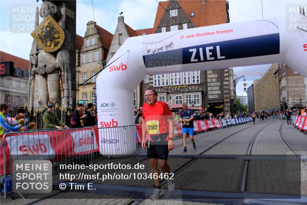 13.09.2026 - 21. swb-Marathon Bremen Tim E. http://msf.ph/oto/10346462 13.09.2026 11:16:52 Ziel 10242, 11274, 12102, 12158 meine-sportfotos.de