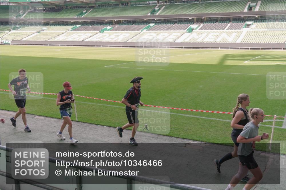 13.09.2026 - 21. swb-Marathon Bremen Michael Burmester http://msf.ph/oto/10346466 13.09.2026 13:34:53 Laufen im Stadion 170, 193, 368, 428, 462, 496, 594, 679, 709, 765, 916, 1026, 1048, 1098, 1280, 1321, 1396, 1444, 1553, 1557, 1560, 1607, 1661, 1703, 1760, 1772, 1784, 1827, 1965, 1974, 1977, 1992, 1996, 2335, 2338, 2399, 2400, 2451, 2479, 2511, 2515, 2543, 2641, 2650, 2718, 2735, 2757, 2787, 2789, 2791, 2894, 2982, 3090, 3179, 3191, 3345, 3406, 3443, 3503, 3547, 3577, 3660, 3708, 3709, 3720, 3875, 3904, 3911, 3914, 3952, 4001, 4014, 4200, 4290, 4500, 4546, 4561, 4880, 4967, 5000, 5151, 5818 meine-sportfotos.de
